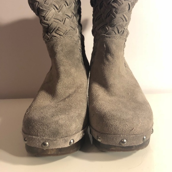 Ugg grey suede heeled boots with cute rivets! - Picture 3 of 5